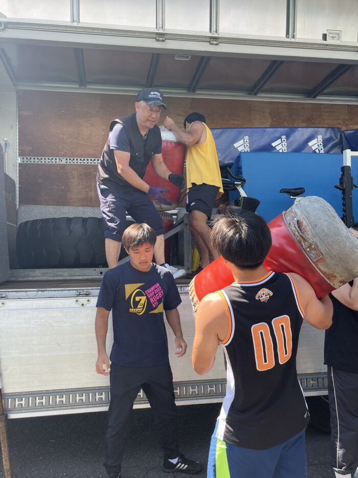 大学ラグビー部の合宿用品を全国へ運搬｜木村運送